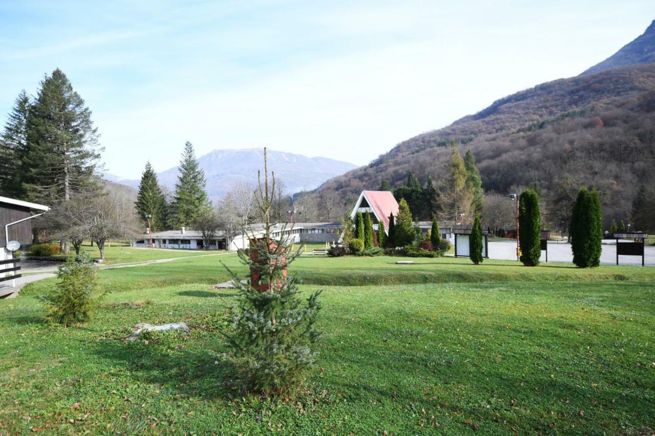 Np Sutjeska Paviljon A Hotel Tjentiste Exterior photo